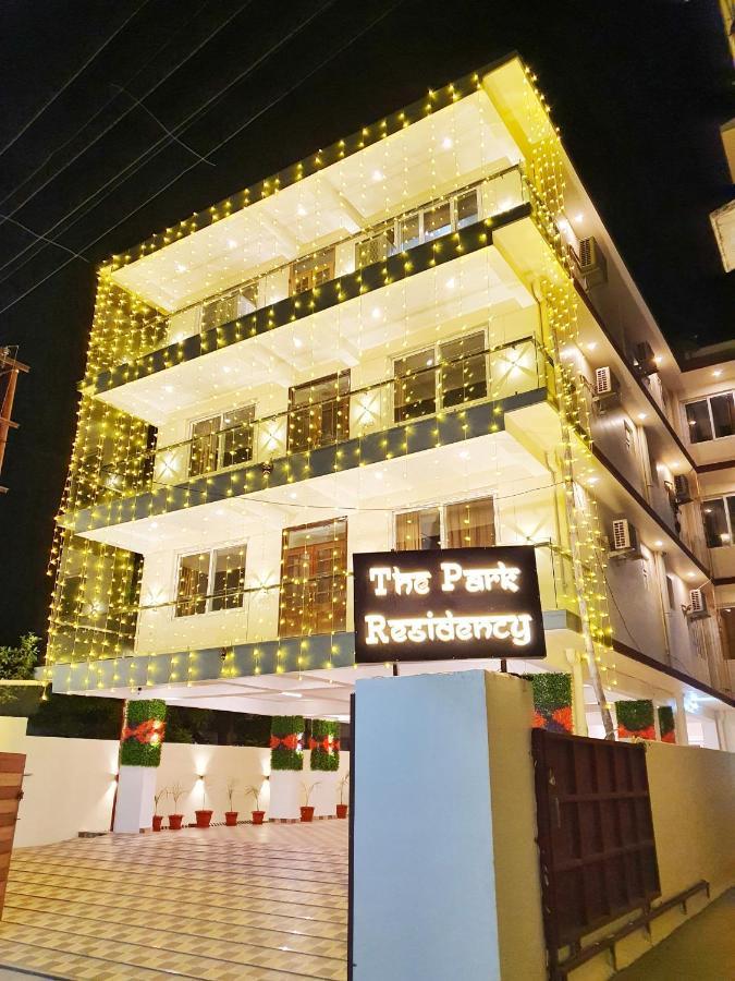The Park Residency Hotel Dehradun Bagian luar foto