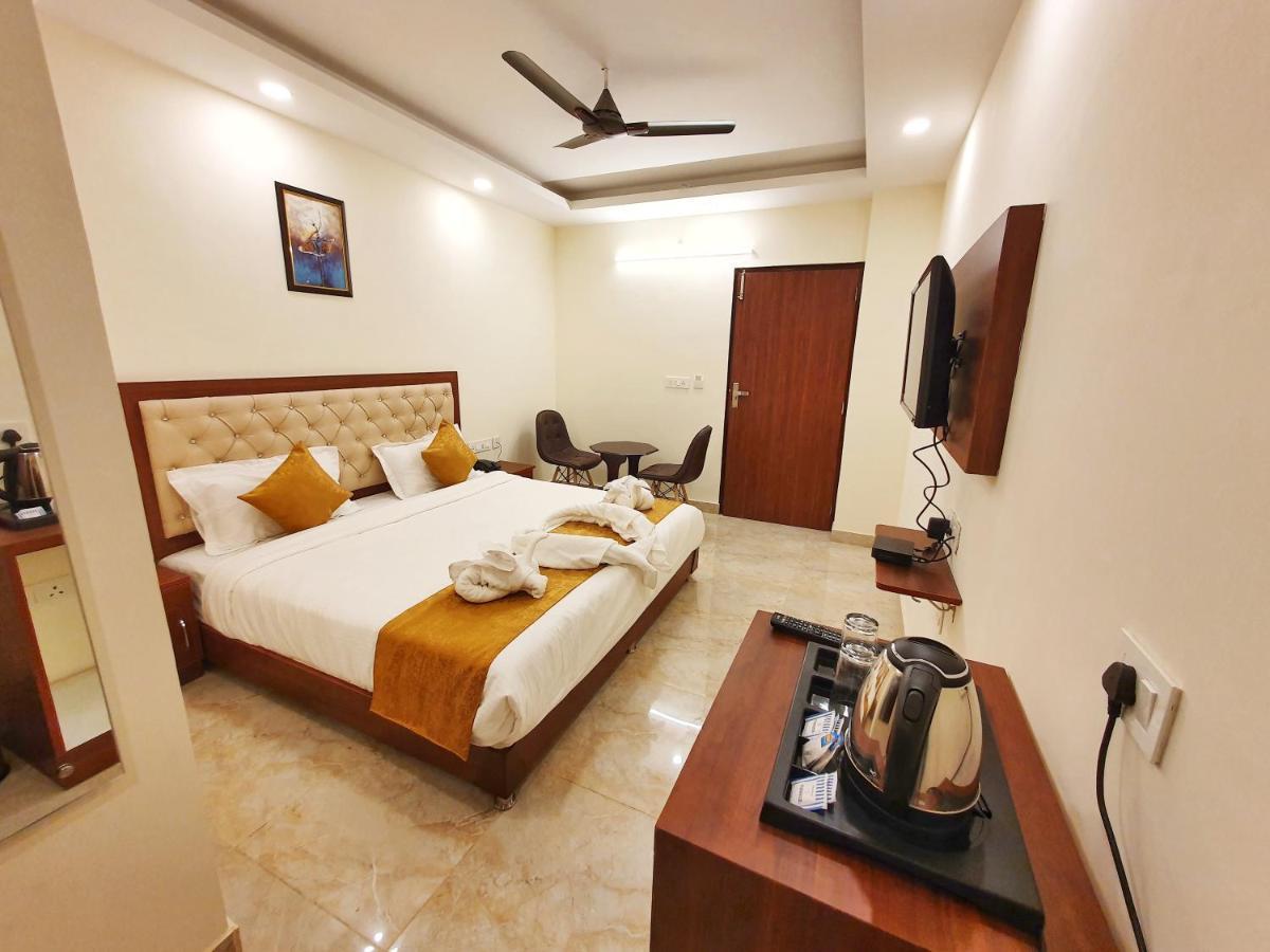 The Park Residency Hotel Dehradun Bagian luar foto