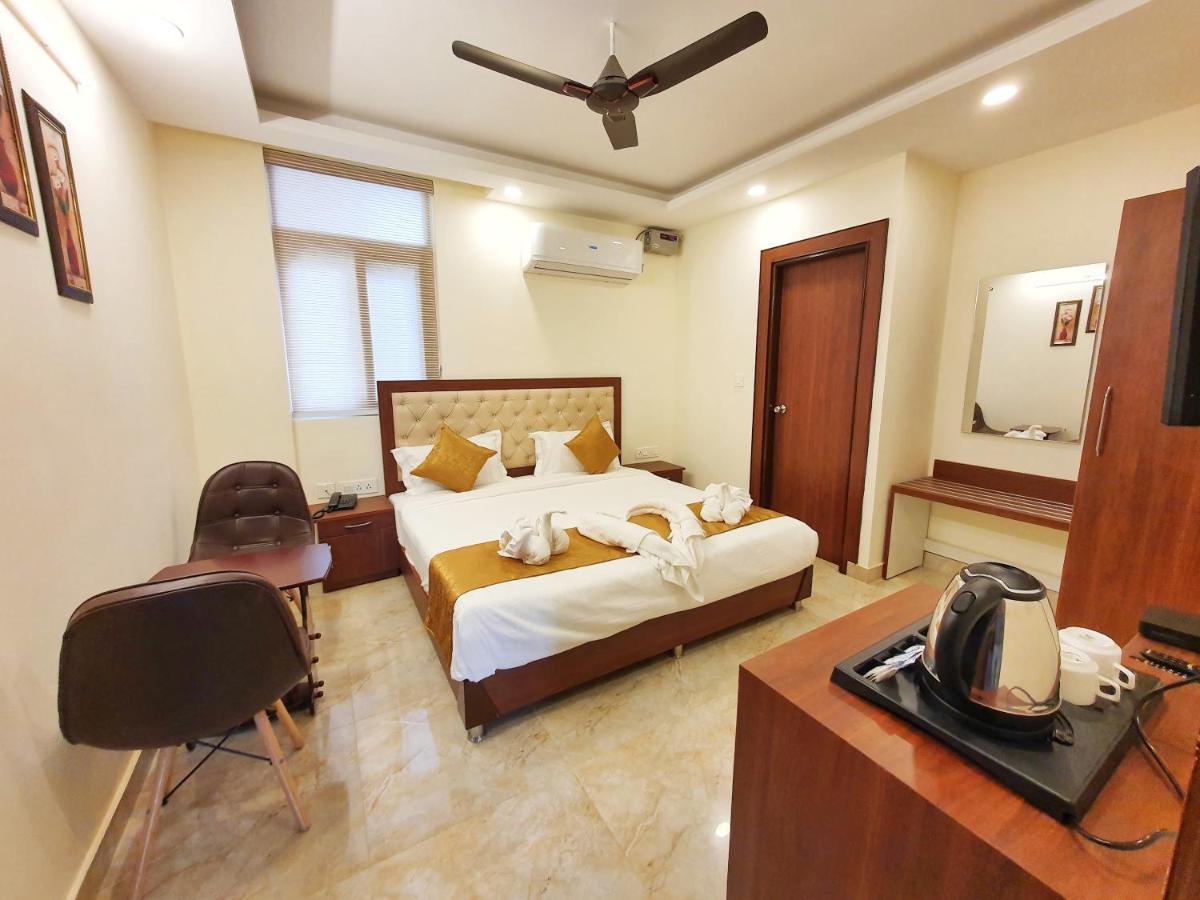 The Park Residency Hotel Dehradun Bagian luar foto