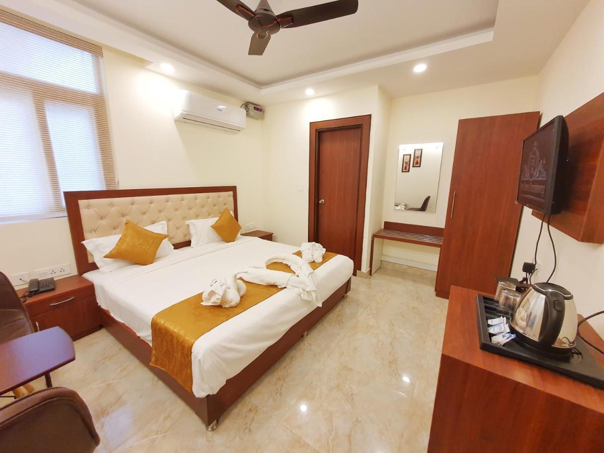 The Park Residency Hotel Dehradun Bagian luar foto