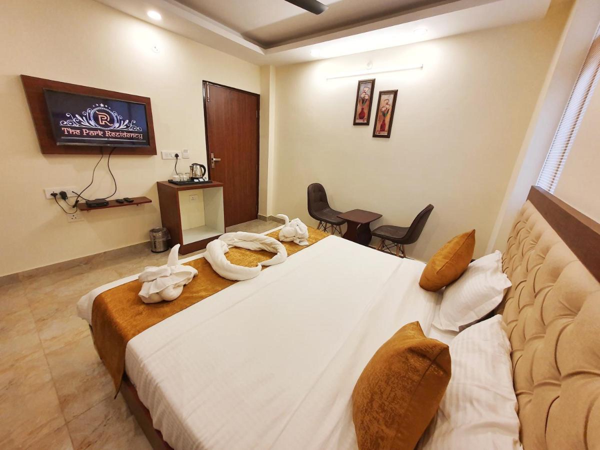 The Park Residency Hotel Dehradun Bagian luar foto