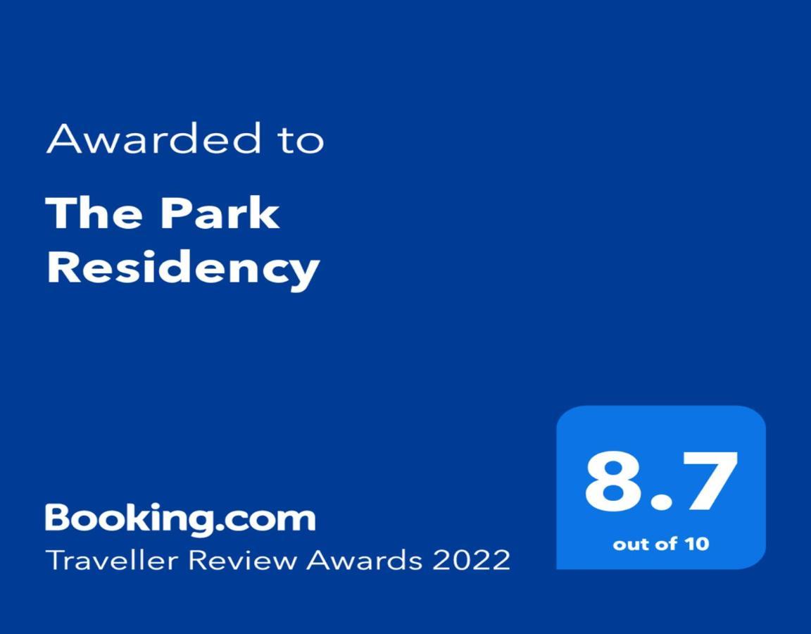 The Park Residency Hotel Dehradun Bagian luar foto